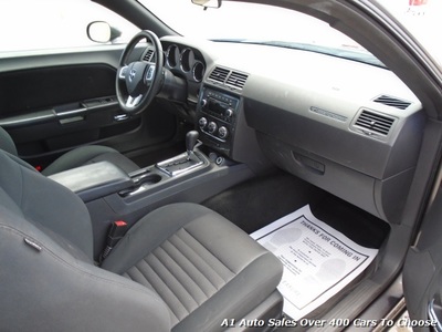 2013 Dodge Challenger SXT Coupe