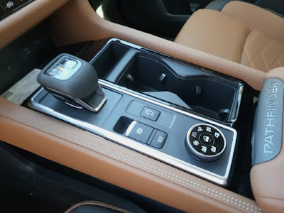 2023 Nissan Pathfinder Platinum 4WD