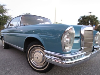 1966 Mercedes-Benz 250 Sedan