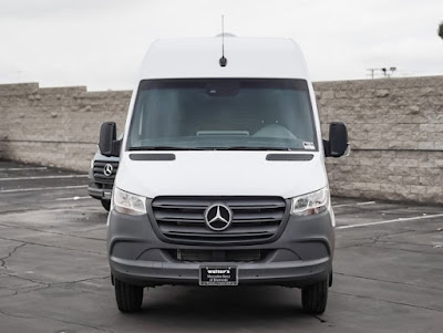 2024 Mercedes-Benz Sprinter Cargo Van