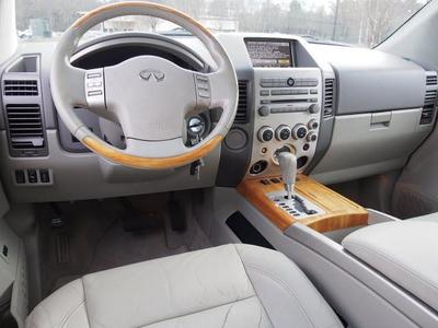 2004 INFINITI QX56 SUV