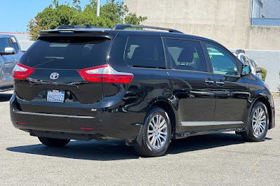 2018 Toyota Sienna XLE Premium