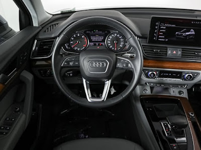 2022 Audi Q5 S line Premium