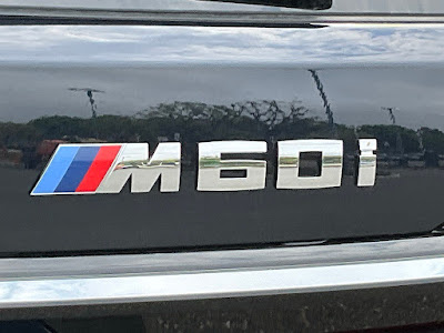 2025 BMW X7 M60i