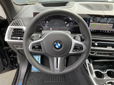 2025 BMW X7 M60i