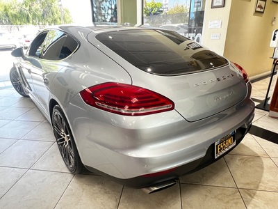 2016 Porsche Panamera 4