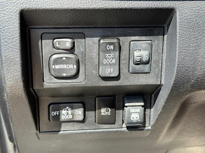 2019 Toyota Tundra 4WD 4WD SR5 CrewMax