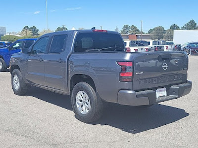 2024 Nissan Frontier Crew Cab 4x4 SV