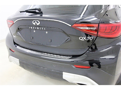 2018 INFINITI QX30 Premium