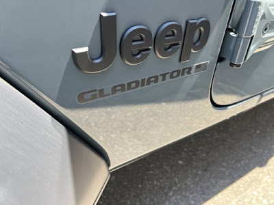 2024 Jeep Gladiator