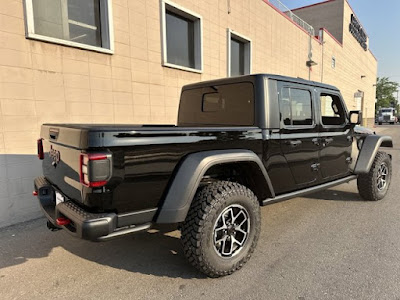 2024 Jeep Gladiator