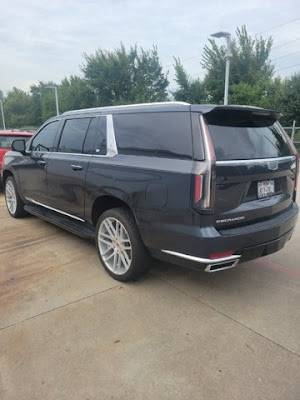 2022 Cadillac Escalade ESV Luxury