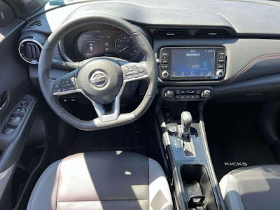 2021 Nissan Kicks SR