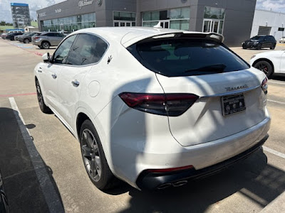 2022 Maserati Levante Modena