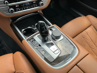 2022 BMW 7 Series 740i