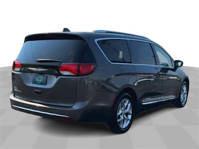 2017 Chrysler Pacifica Touring L Plus