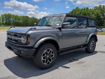 2024 Ford Bronco Outer Banks