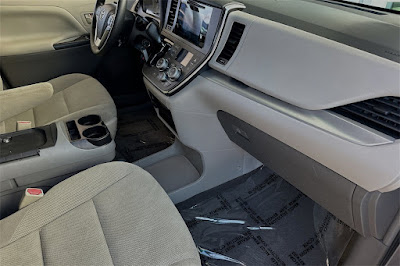 2017 Toyota Sienna L