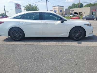 2021 Toyota Avalon Hybrid XSE