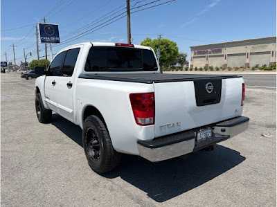 2012 Nissan Titan Crew Cab SV Pickup 4D 5 1/2 ft