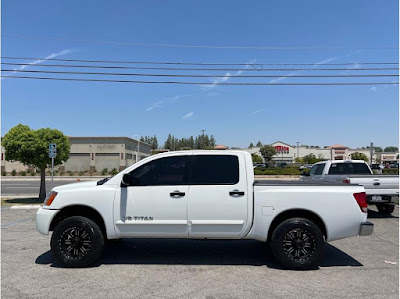 2012 Nissan Titan Crew Cab SV Pickup 4D 5 1/2 ft