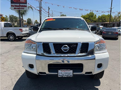 2012 Nissan Titan Crew Cab SV Pickup 4D 5 1/2 ft