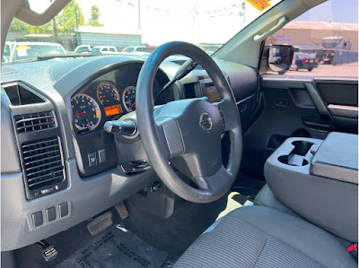 2012 Nissan Titan Crew Cab SV Pickup 4D 5 1/2 ft