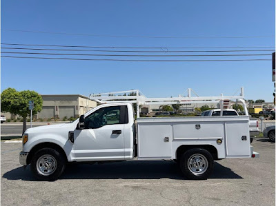 2017 Ford F350 Super Duty Regular Cab XL Pickup 2D 8 ft