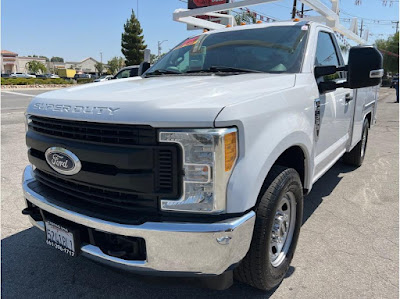 2017 Ford F350 Super Duty Regular Cab XL Pickup 2D 8 ft