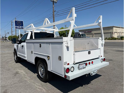 2017 Ford F350 Super Duty Crew Cab & Cha XL Cab & Chassis 4D