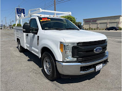 2017 Ford F350 Super Duty Regular Cab XL Pickup 2D 8 ft