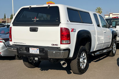 2011 GMC Sierra 2500HD SLT 4WD Ext Cab 144.2