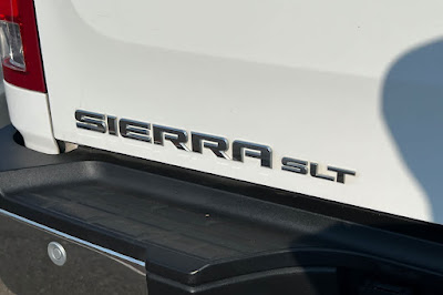 2011 GMC Sierra 2500HD SLT 4WD Ext Cab 144.2