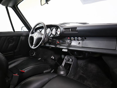 1985 Porsche 911 Targa w/5-speed manual transmission