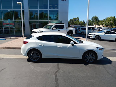 2018 Mazda Mazda3 5-Door Touring