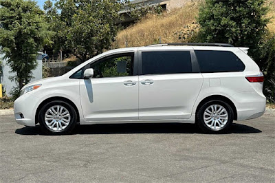 2016 Toyota Sienna XLE