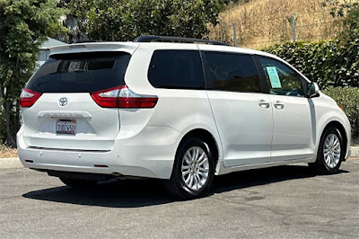 2016 Toyota Sienna XLE