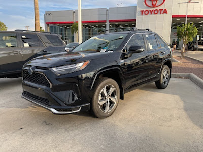 2024 Toyota RAV4 Prime SE