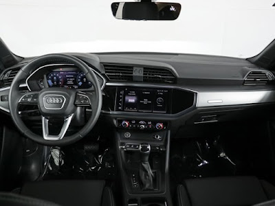 2024 Audi Q3 45 S line Premium