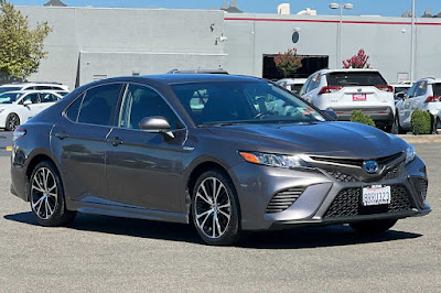 2020 Toyota Camry Hybrid SE