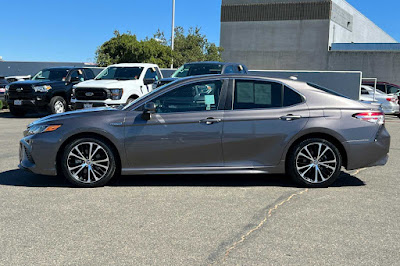 2020 Toyota Camry Hybrid SE