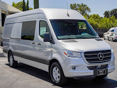 2024 Mercedes-Benz Sprinter Crew Van