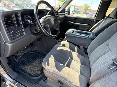 2006 Chevrolet Silverado 2500 HD Extended Cab LT Pickup 4D 8 ft