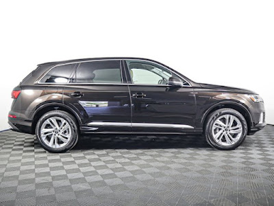 2024 Audi Q7 Premium Plus