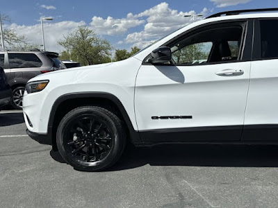 2023 Jeep Cherokee Altitude Lux