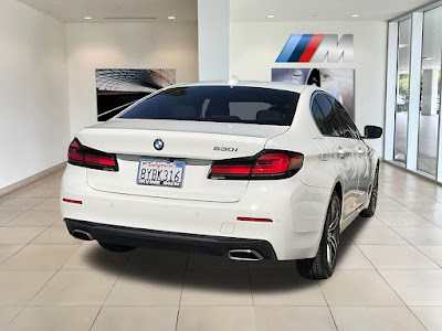 2022 BMW 5 Series 530i