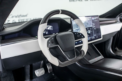 2022 Tesla Model S Plaid