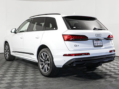 2024 Audi Q7 Premium Plus