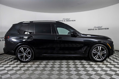 2023 BMW X7 M60i