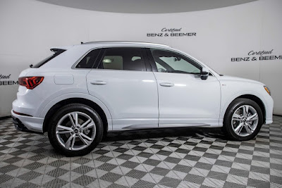 2022 Audi Q3 Premium